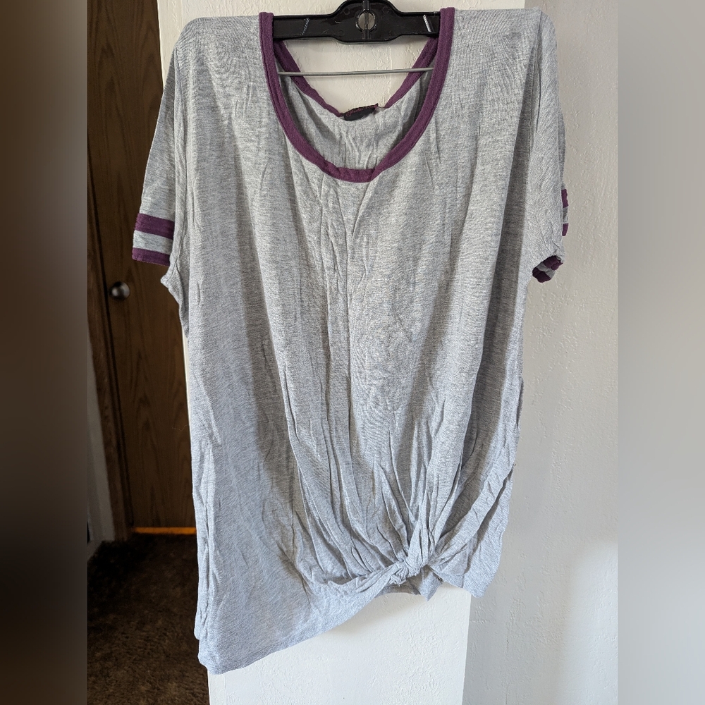 Casual Gray and Purple Women's Tee